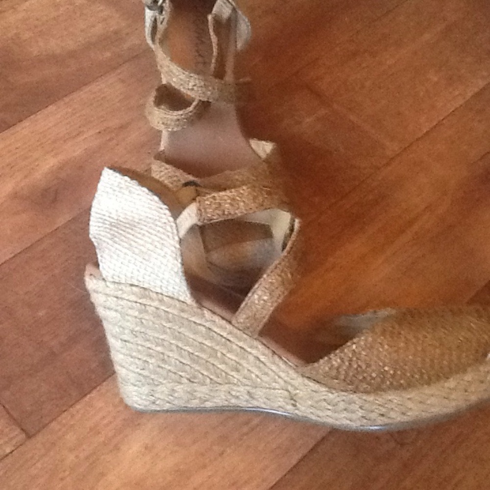 Shoes - Picture 2 of 4